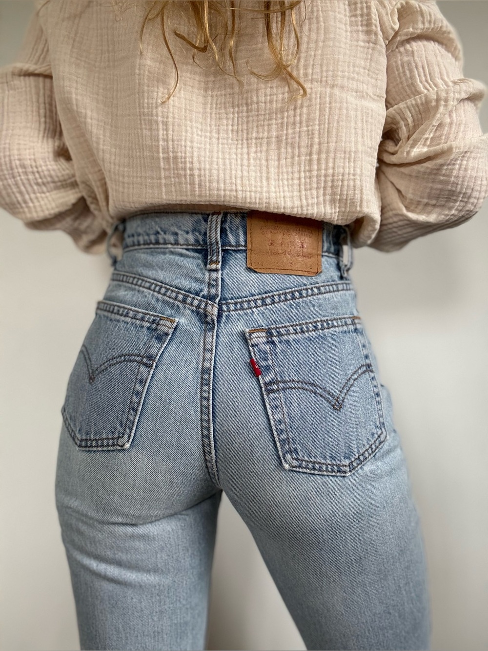 Vintage Levi’s 512 slim fit tapered leg light wash 90s made in USA